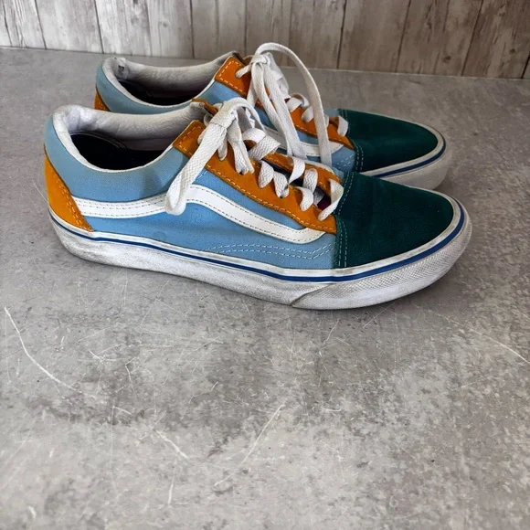 VANS Old Skool Colorblock Low-Top Suede Sneakers - Picture 3 of 6